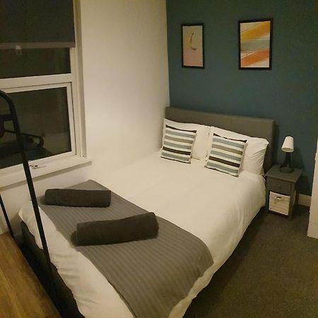 4 Bedrooms, Sleeps 10, Near Lfc & Efc リヴァプール エクステリア 写真