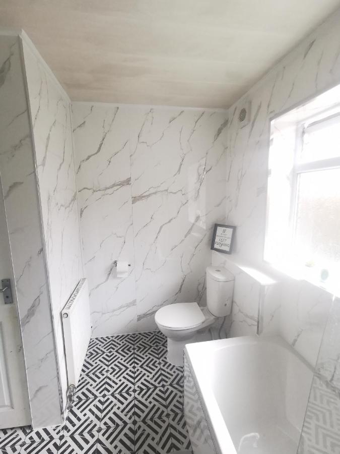 4 Bedrooms, Sleeps 10, Near Lfc & Efc リヴァプール エクステリア 写真