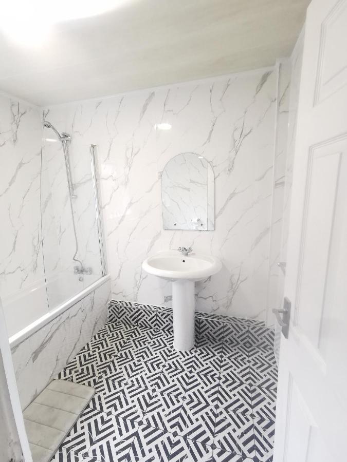 4 Bedrooms, Sleeps 10, Near Lfc & Efc リヴァプール エクステリア 写真
